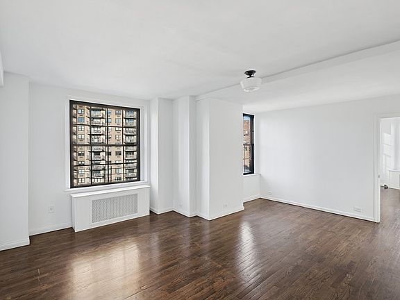 3rd image of 160 W 71st St APT 16N