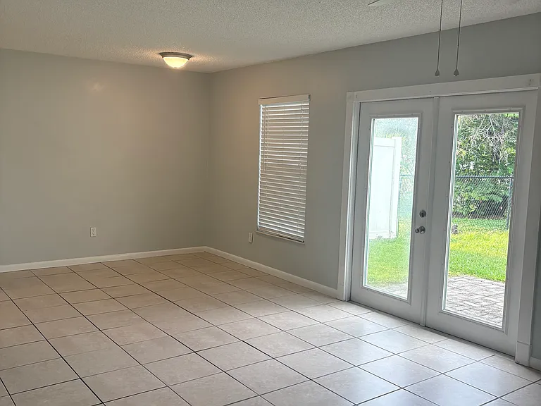 5235 SE Primrose Way — Photo 10