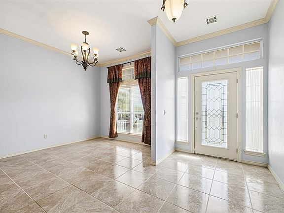 2nd image of 8055 Linda Ln