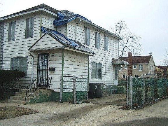 2nd image of 2604 E 141st St