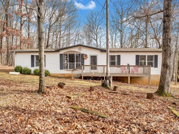 1437 Red Bird Ln, Goodview, VA 24095