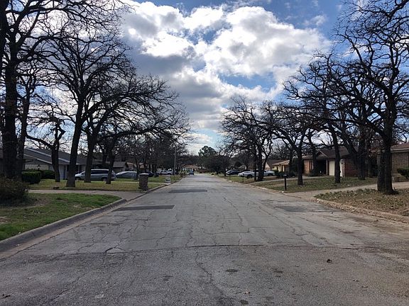 4th image of 7309 Folkstone Dr