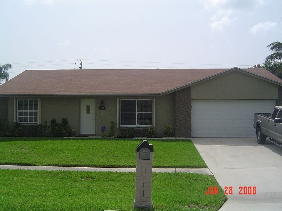 Front yard view 