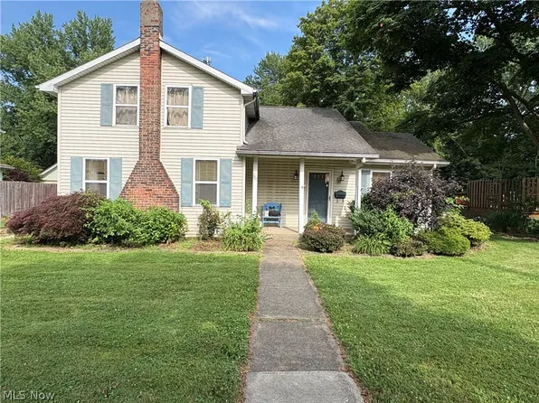 463 N Broadway, Geneva, OH 44041