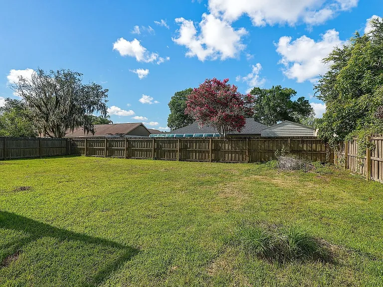 15846 Country Lake Dr — Photo 37