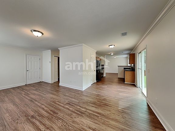 5th image of 22 Willow Bend Dr