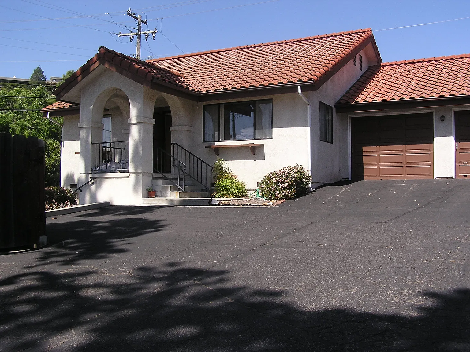 2 bed, 1200 sqft, $2,400 — Photo 2