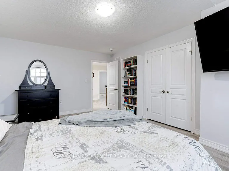 85 Showcase Dr #MAIN — Photo 47