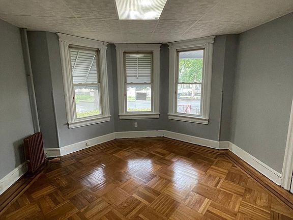 4th image of 260 Chadwick Ave #A
