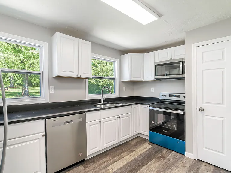 5700 Ridgefield Rd — Photo 35