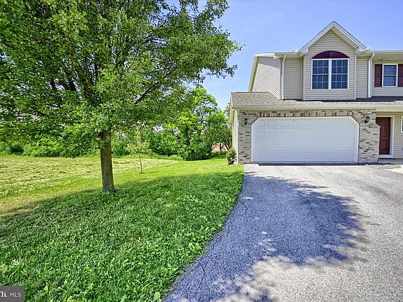2nd image of 48 Dustin Dr