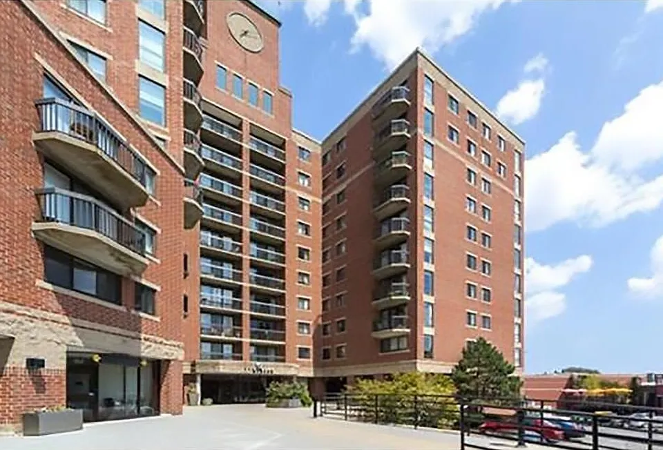 15 N Beacon St #801
