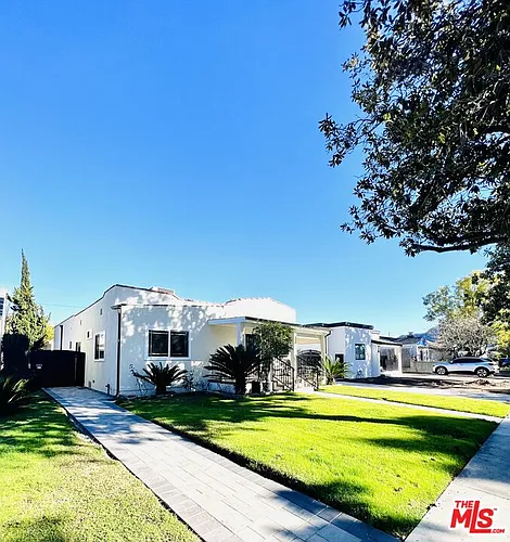 926 N Pass Ave Photo 1