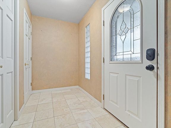 5th image of 209 E Wanda Ln