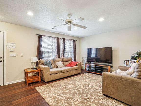4th image of 8462 Diversey Loop #404