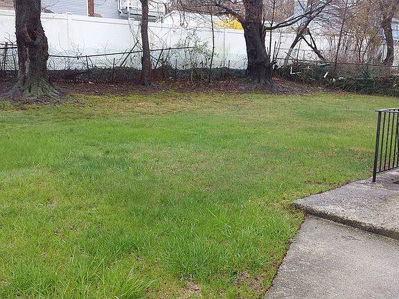 2nd image of 204 Hilltop Dr