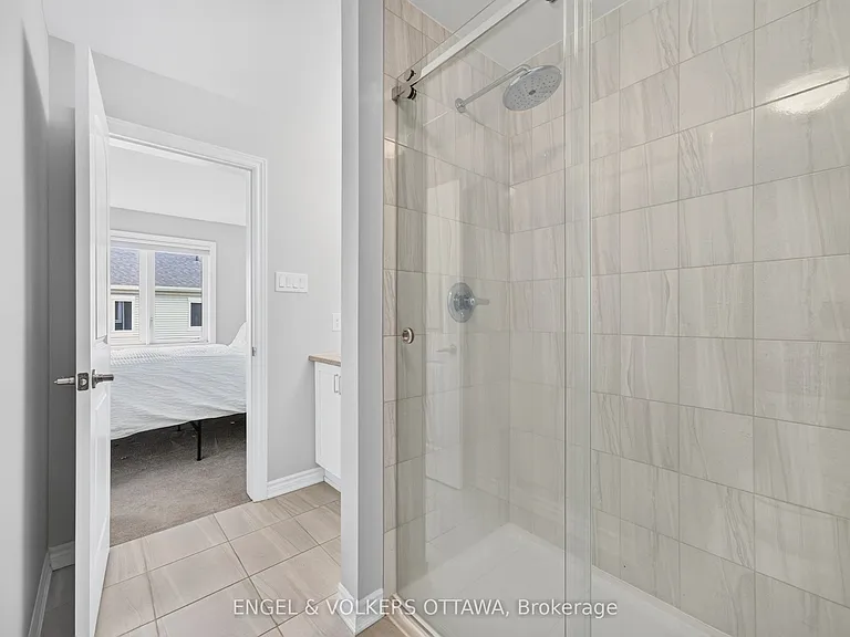 33 Focality Cres — Photo 23