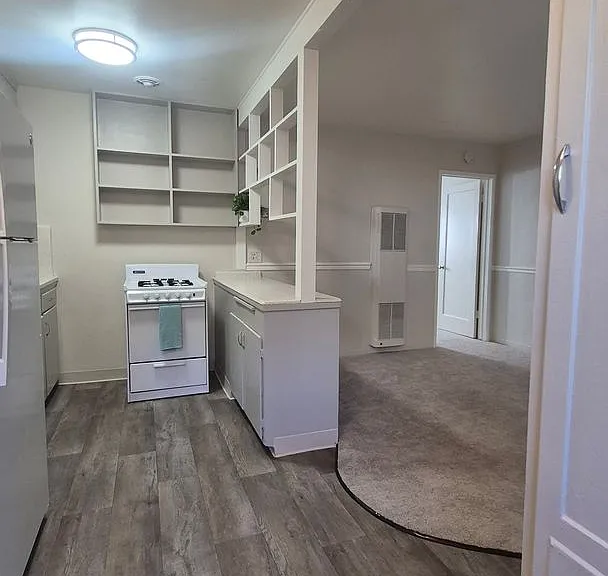 Fort Sutter Manor, Classic Midtown Living! — Photo 28