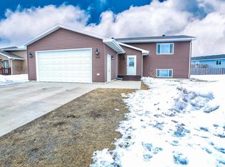 2119 S Lawson St, Aberdeen, SD 57401