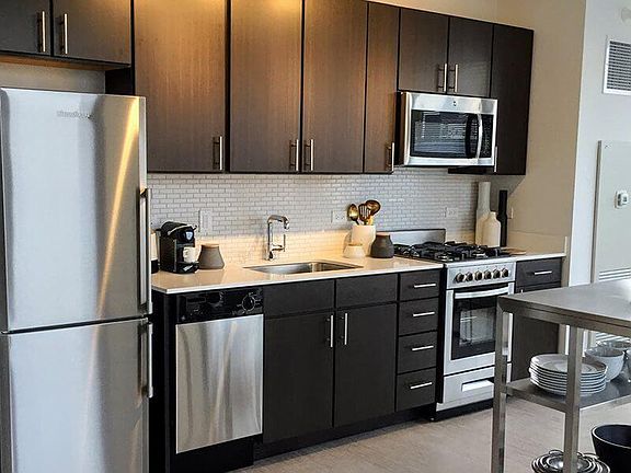 2nd image of 734 N Wells St #1509