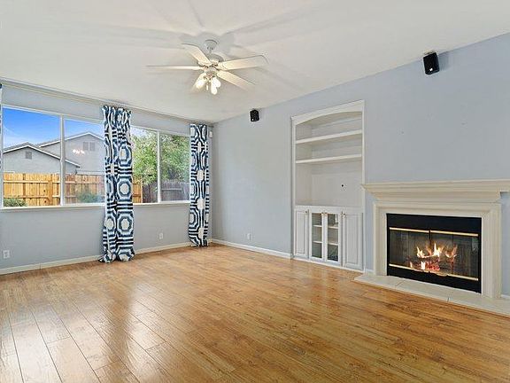 3rd image of 1864 Carneilian Dr