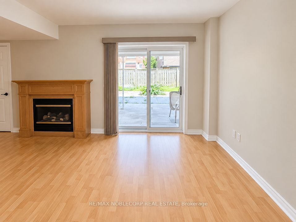 1st image of 67 Macbride Cres