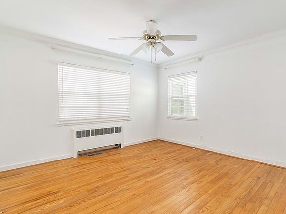 2nd image of 2511 Miller Park Cir APT A