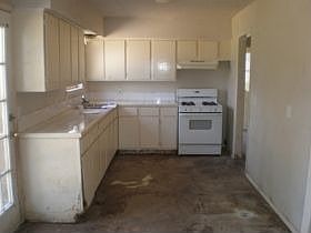 2nd image of 121 W Wanda Dr