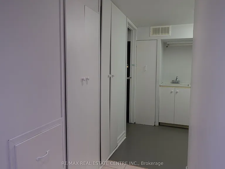 21 Maitland Dr — Photo 36