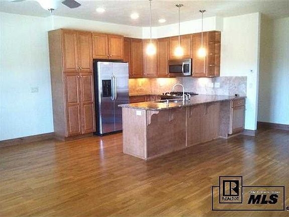 2nd image of 868 Majestic Cir