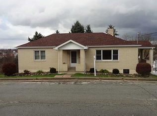 114 Grove St, Jeannette, PA 15644