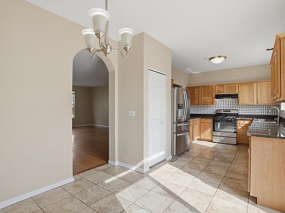 4th image of 2720 N Greenwood Ave