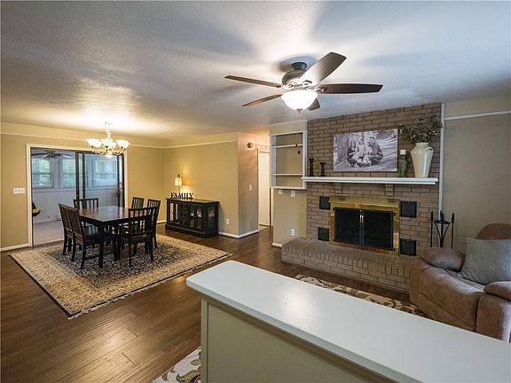 2nd image of 214 Navaho Dr