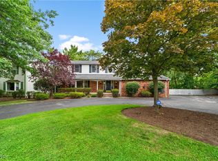 5045 Clubside Rd, Lyndhurst, OH 44124