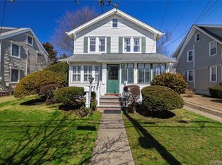 65 Jarvis Place, Lynbrook, NY 11563