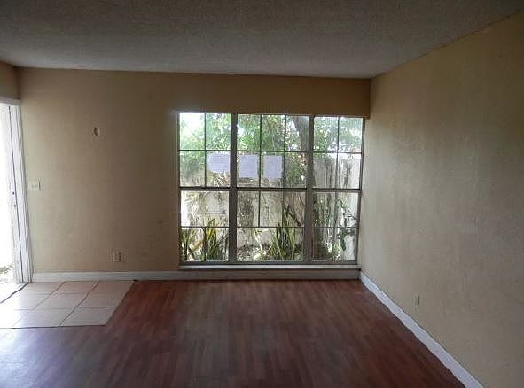 1st image of 806 SW 73rd Ave