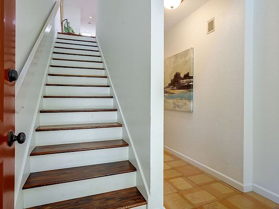 3rd image of 190 Cleaveland Rd APT 6
