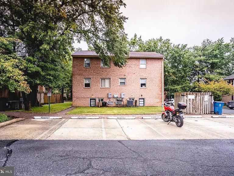 4510 Washington Blvd #B1 — Photo 17