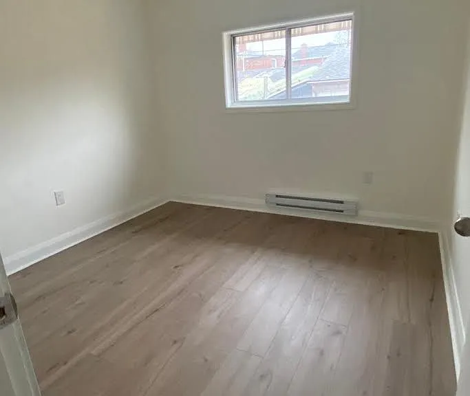 37 Gillespie Ave #MAIN FLOOR — Photo 10