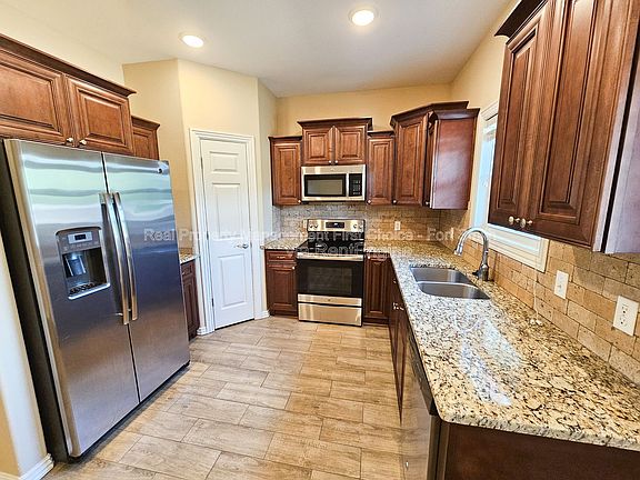 5th image of 9909 Landry Dr
