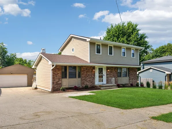 7300 Prairie Ave, Urbandale, IA 50322