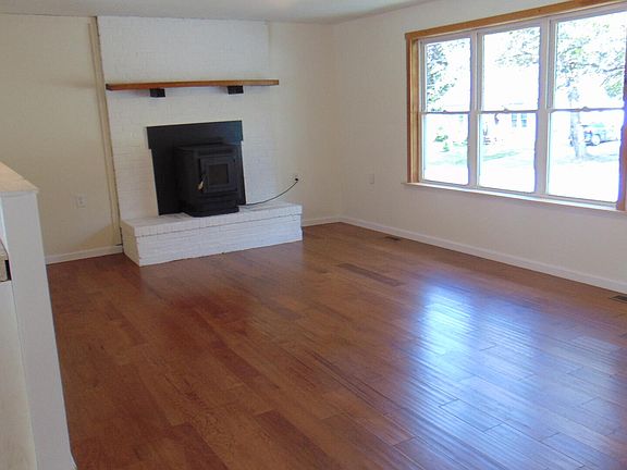5th image of 17 Edwards Street