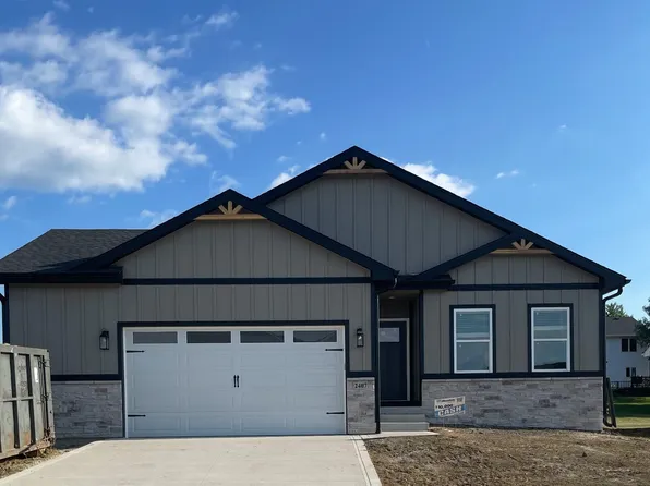 2407 N 8th Ave E, Newton, IA 50208