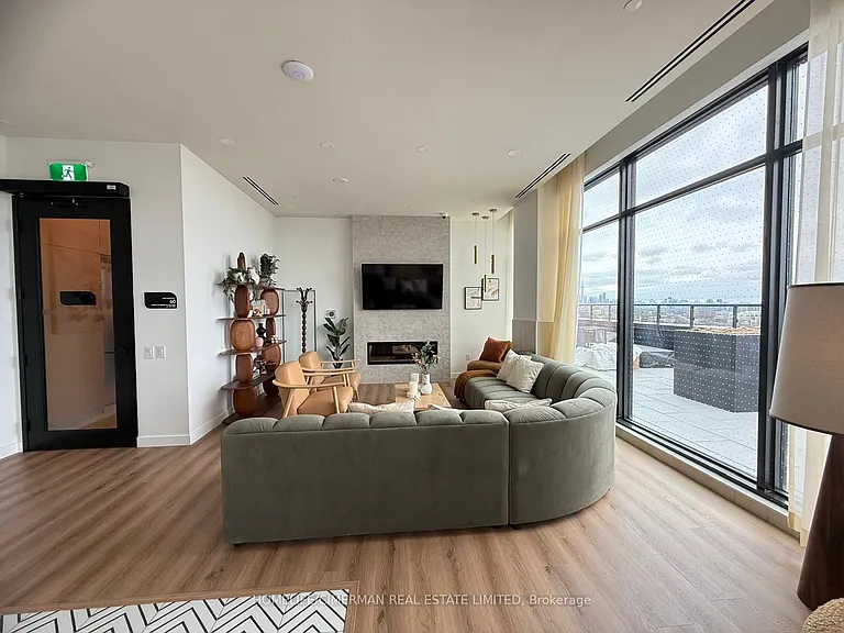 1660 Bloor St W #810 — Photo 28