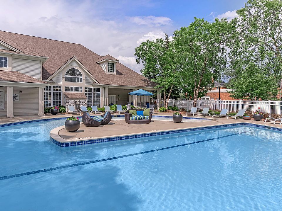 Huntington Parc Townhomes 10811 W Ten Mile Rd Oak Park MI Zillow