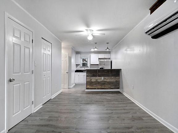 4th image of 205 S Princess St Unit 100