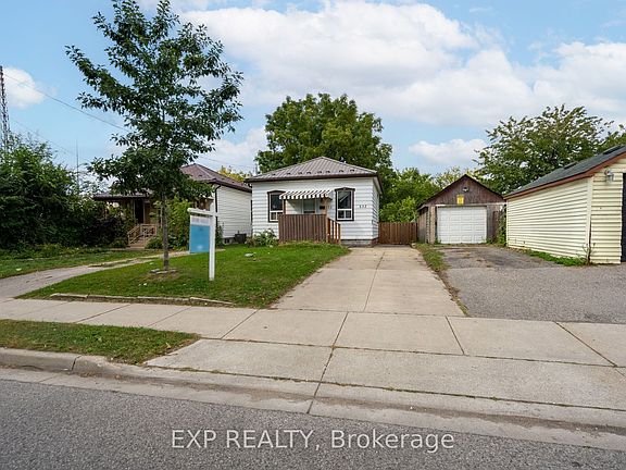 2nd image of 532 Nelson St