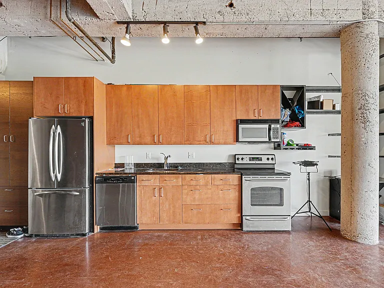 55 W Canfield St #302 — Photo 13
