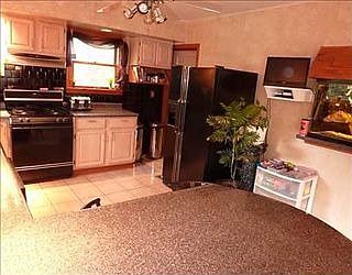 Kitchen w/Ceiling Fan