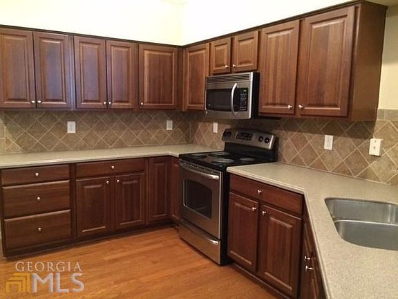 2nd image of 1601 Silver Summit Dr SE